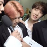 [방탄소년단] 애 <b>먹먹</b>한 표정으로 계속 이거 보더니