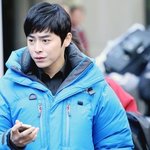 얼굴에 흙칠하고 나오는 배우