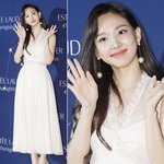 레이스 원피스 입은 <b>나연</b>