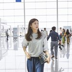 차예련 공항패션 가방도 역시나 <b>신상</b>입니다