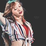 <b>다양</b>한 표정 뽐내는 아이돌