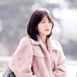 단발이 된 웬디 (<b>feat</b>. 은색 피스)