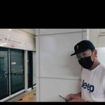 [댓글부탁해] <b>탑스타</b>가 자신을 알아볼까 마스크를 쓰고 지하철을 탔으나