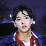 '시선 <b>강탈</b>' 하는 외모의 男돌