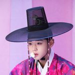 이렇게 예쁜 도령 봤냐