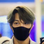 [EXO] 엥 종인이 새벽에 <b>입국</b>했네