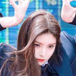 눈에 확 들어오는 <b>여</b><b>돌</b> 미모