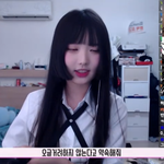 [댓글부탁해] 이 <b>색깔</b> <b>립</b> 하고 블러셔 알려주라 ㅠㅠ!