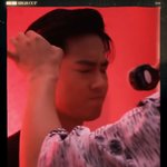 [EXO] 높은컷 준면이 <b>표정</b> 개귀여움 덥나봐ㅋㅋㅋ