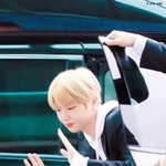 [강다니엘] <b>차</b>에서내리는데