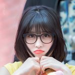 [댓글부탁해] <b>모모</b> 립이랑 섀도우랑 블러셔 알려주라 ㅠㅠㅠㅠ