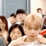 [강다니엘] 강다니엘 <b>후드티</b> 모자쓰는거 좋아