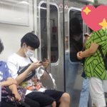 지하철에 이어서 <b>따릉이</b> 타고 다니는 김재환