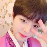 [댓글부탁해] <b>한복</b> 입은 박지훈 셀카