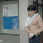 <b>모쏠</b>은 조용히 고개를 들라