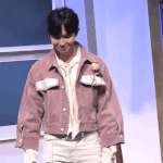 [모두드루와] 팬들 응원에 웃는 김재환.jpg