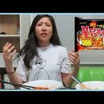 한글패치 미국여자 불닭볶음면 첫<b>시식</b> 역대급 반응ㅋㅋㅋ 너무 귀엽네요