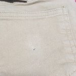바지 뒤에 이상한거 붙어있는데 니들이라면 입냐  교환 <b>문의</b> 넣냐