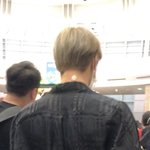 [EXO] 이제 종인이 뒷모습사진에 카이 <b>땅땅</b> 박아놨네