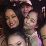 [모두드루와] 어제 제니 리한나 파티에 초대받았노