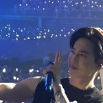[EXO] 준면이 <b>루돌프</b> 모자 셀카 존버.....