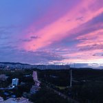 지금 하늘 <b>완죤</b> 미쳤어