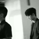 [모두드루와] 오늘자 옹성우 체크수트에 <b>반깐</b>