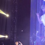 [강다니엘] 팬이 <b>반쪽</b>하트 하니까