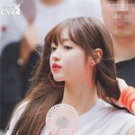 프랑스 인형 같은 <b>여</b><b>돌</b>