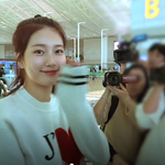 [댓글부탁해] 배수지 <b>출국</b> 인형이 걷는다