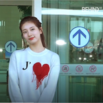 [연예인] 배수지 출국 <b>WoW</b> 이쁘다