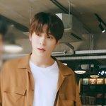 [NCT] <b>윤</b>오가 이렇게 쳐다보는데