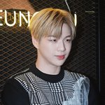 <b>내적</b> 평화 만들어주는 男돌