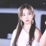 [댓글부탁해] 돈 많은게 꿈인 <b>신인</b> 여자 아이돌