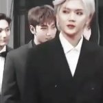 [뉴이스트] 가운데 <b>백발</b> 이름이 머야??ㅠㅠ