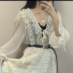 자기 <b>지인</b>중에 이렇게 입고 경복궁 간 사람?