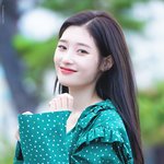 <b>정채연</b> 얼굴 ㅈㄴ부럽다