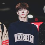 엑스원 김우석 <b>출국</b> 고화질