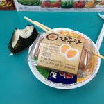 첫 혼밥 <b>시행</b>중