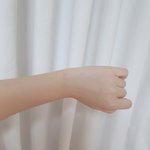 나처럼 <b>뼈대</b>만 얇은 애 있냐?