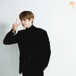 [강다니엘] 멀리서봐도 멋지지만