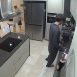 남의 집 자연스레 <b>비번</b> 누르고 들어가는 남돌