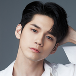 차에 서폿 스티커 붙이고 다니는 아이돌
