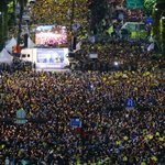 왜 내 주위 사람들은 다 <b>문재</b>인 지지하지