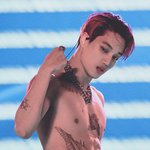 [EXO] 카이는 엑소 센터 아이돌의 아이돌 구찌프린스 <b>슈스</b>