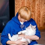 강다니엘 인터뷰하는데 고양이들이 ㅋㅋ