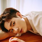 [댓글부탁해] 뉴이스트 "The Table" 포토 <b>아론</b>