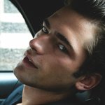 날 이렇게 바라본다고 생각하니까 ㄹㅇ <b>심</b><b>멎</b>할거같음