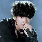 짧은머리에 펌한 <b>뷔</b>ㄷㄷㄷ