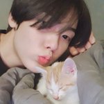 [댓글부탁해] 최근 아기냥이 집사가 되었다는 아스트로 <b>산하</b>